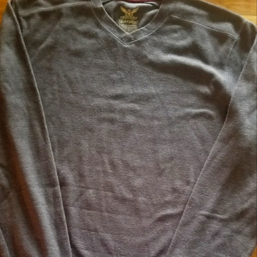 NWOT Sweater, mens, medium, grey vertical weave